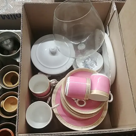 BOX CHINA/GLASS ETC
