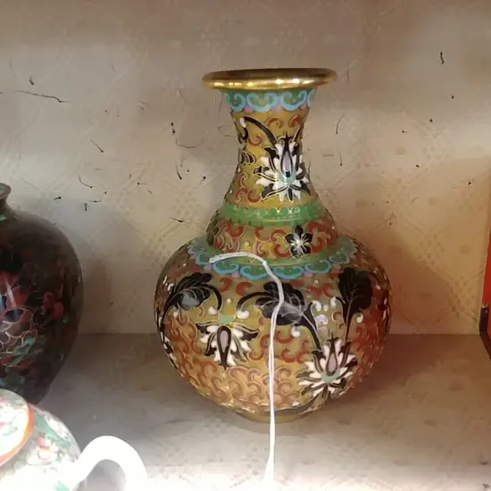 CLOISONE VASE RAISED PATTERN