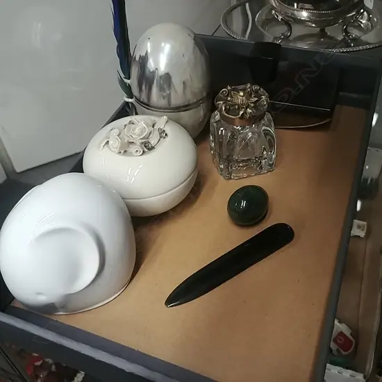 SMALL TRAY COLLECTABLES