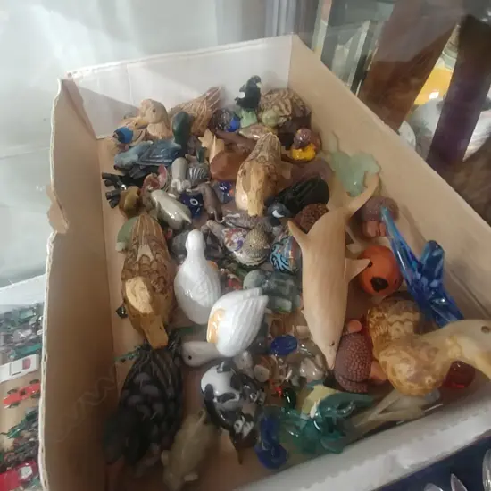 TRAY LOT MINIATURE ANIMALS, ETC.