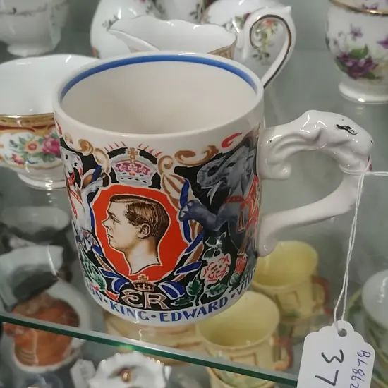 LAURA KNIGHT CORONATION MUG