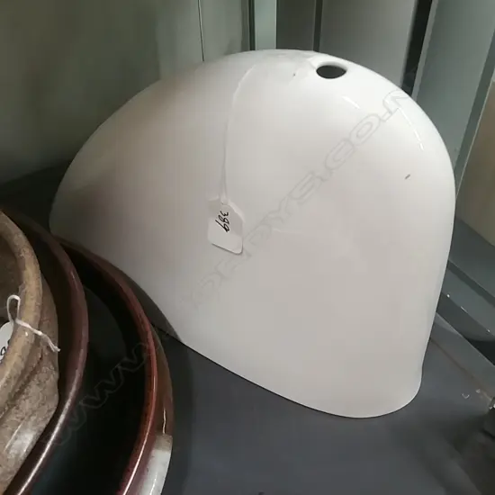 PORCELAIN LIGHT PENDANT 