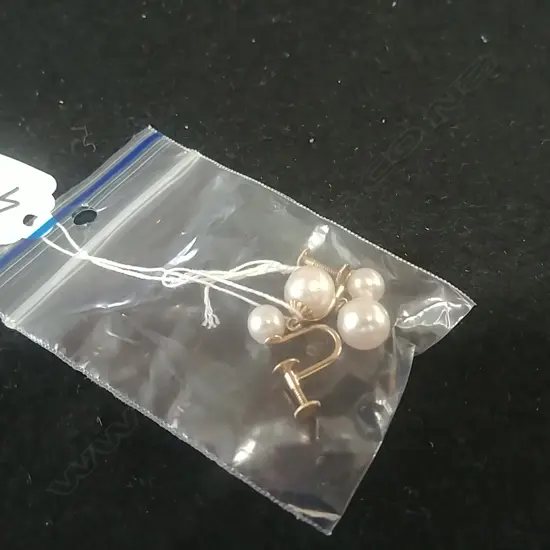 PAIR 14CT GOLD PEARL EARRINGS