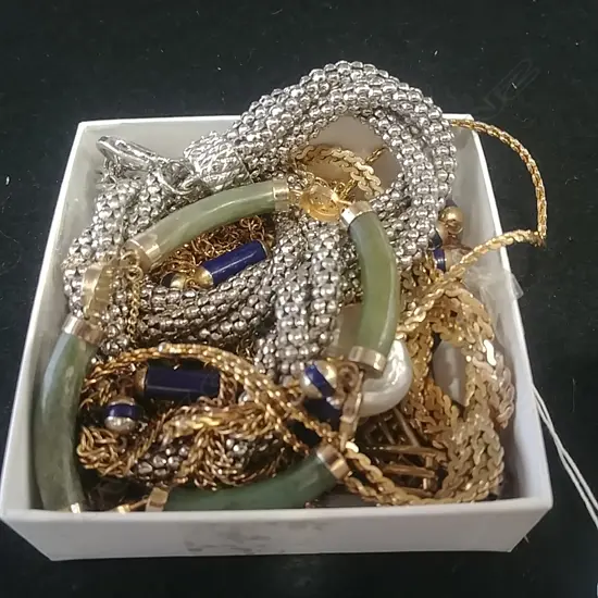 ASSORTED COSTUME JEWELLERY