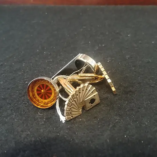 2 PRS CUFFLINKS ROULETTE WHEEL & CARDS