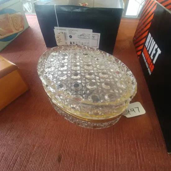 CRYSTAL LIDDED BOX & BEAD NECKLACE