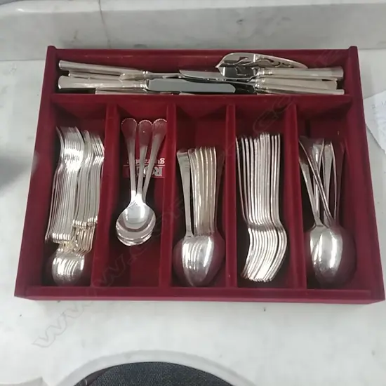 CUTLERY APPROX 83 PCS