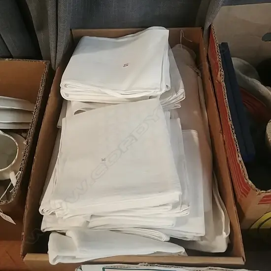 LOT ASST TABLE LINEN