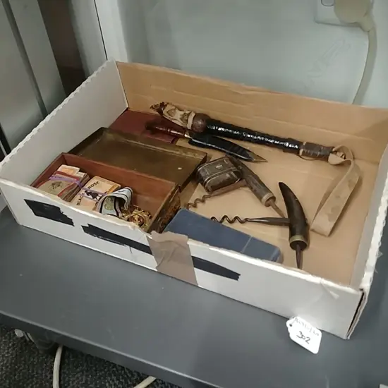 SMALL BOX OF COLLECTABLES