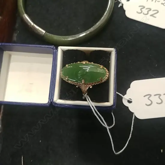 9CT GOLD & JADE RING (WS)