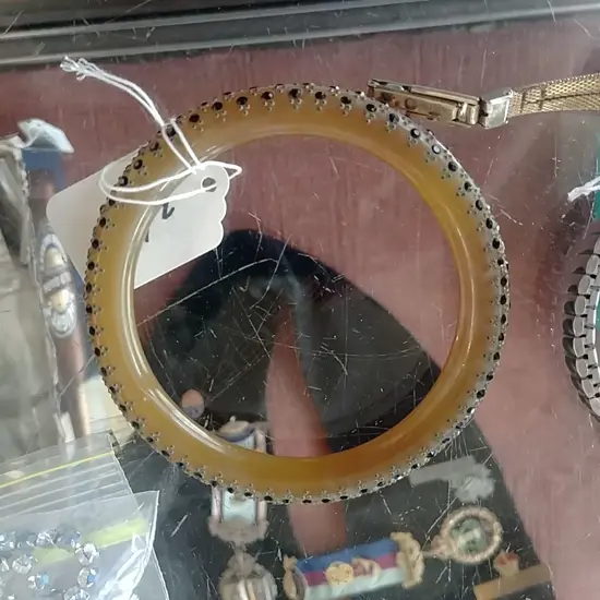 BAKELITE BANGLE SET WITH BLACK STONES