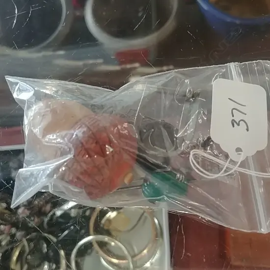 7 JEWELLERY ITEMS + TAGUA NUT ACORN THIMBLE HOLDER