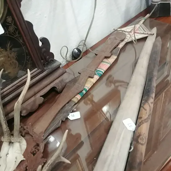 2 LIME SPATULAS & WOVEN SPEAR