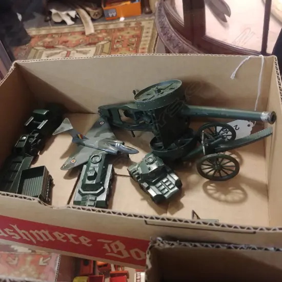 TRAY ARMY MATCHBOX & DINKY TOYS