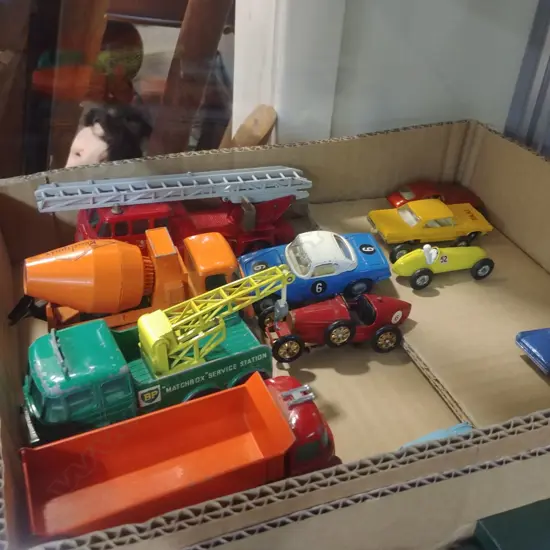 TRAY OF 12 MATCHBOX & DINKY TOYS