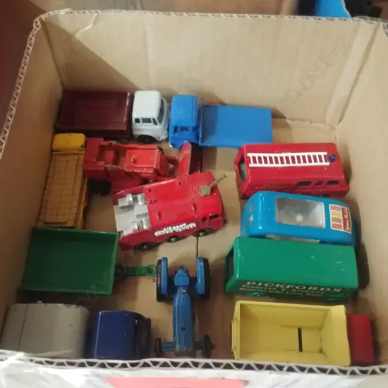 TRAY OF 12 MATCHBOX & DINKY TOYS
