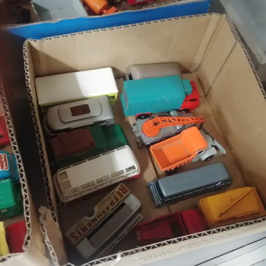 TRAY OF 12 MATCHBOX & DINKY TOYS