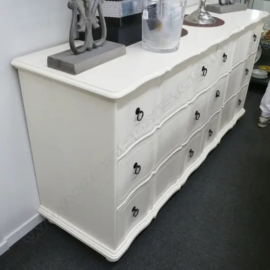 FRENCH CREAM 6 DRAWER SERPENTINE COMMODE