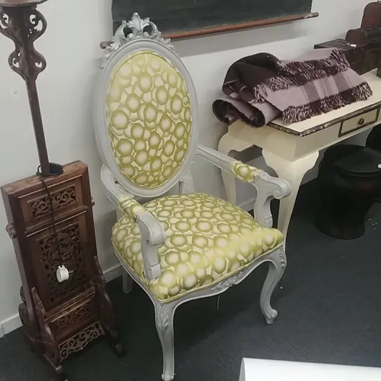 PR FRENCH STYLE CHAIRS