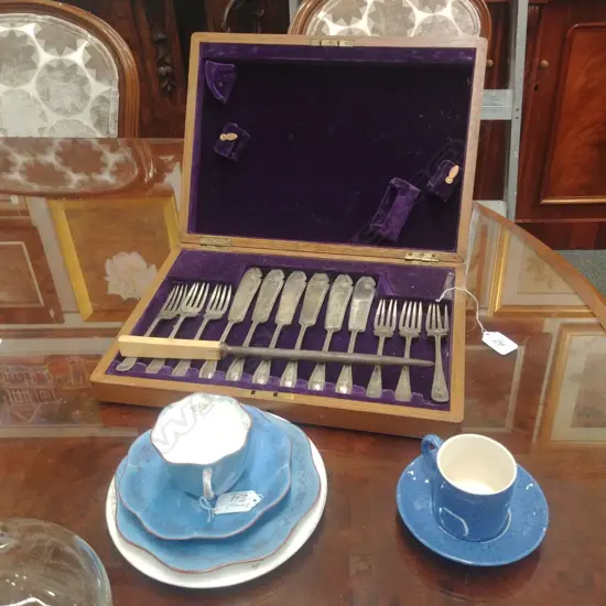 CASED FISH KNIVES/DOULTON/MOORCROFT ETC