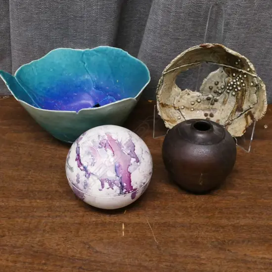 4 PCES NZ STUDIO POTTERY