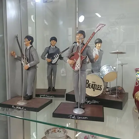 BEATLES MINIATURE FIGURE GROUP