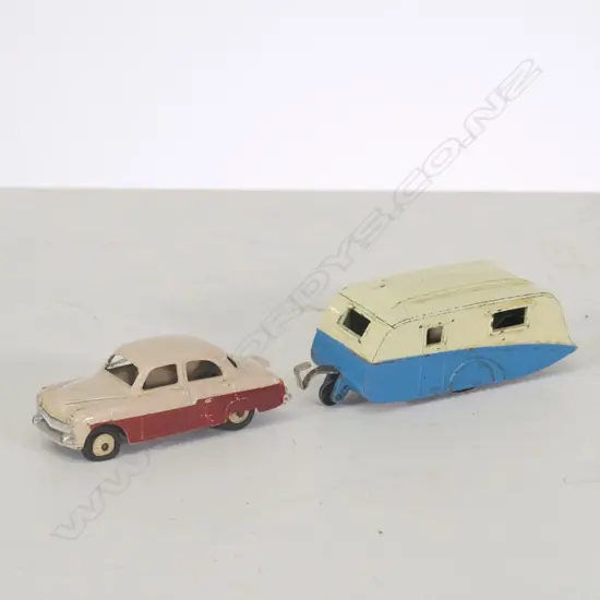 DINKY CARAVAN & VAUXHALL CRESTA (2)