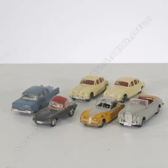 6 DINKY 'PRESTIGE MARQUE' CARS