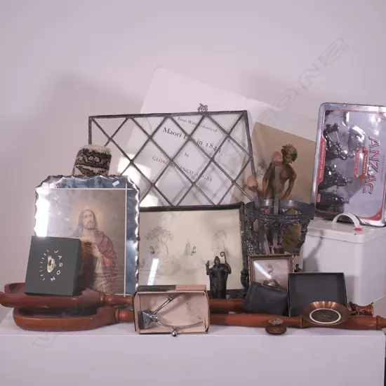 BOX LOT TINS,LEADLIGHT, MIRROR RUG ETC