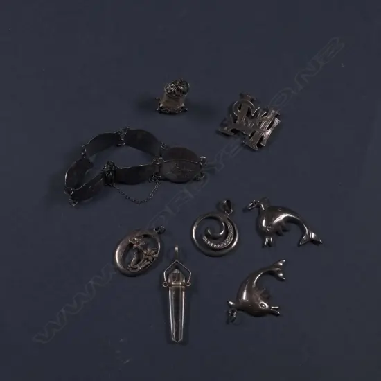 7 SILVER ITEMS INCLUDING SILVER BRACELET