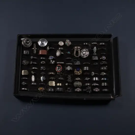 TRAY OF SILVER & SILVER PLATED DRESS RINGS