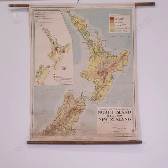 PHILLIPS LG CANVAS BACKED MAP OF NORTH ISLAND, NZ, 1240 X 1180MM