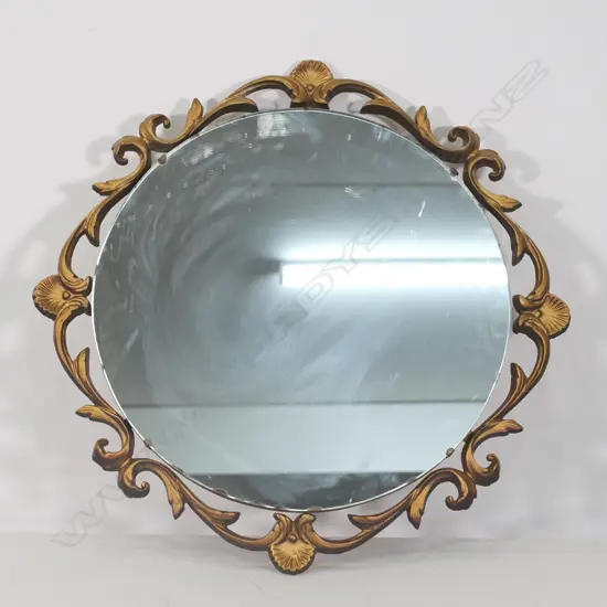 A VINTAGE CIRCULAR GILT FRAMED MIRROR, DIA 580 MM 