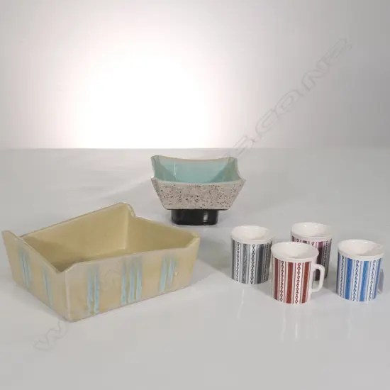 2 PCES IKEBANA POTTERY + 4 CUPS