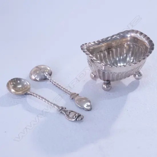 SILVER CONDIMENT & 2 SPOONS