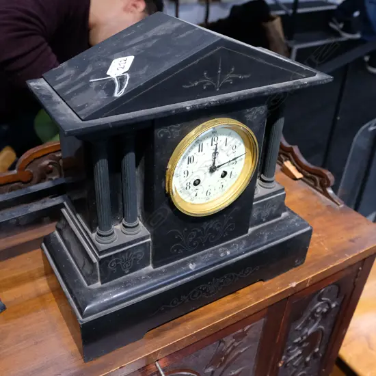 VICT BLACK MARBLE CASED MANTEL CLOCK H. 36MM