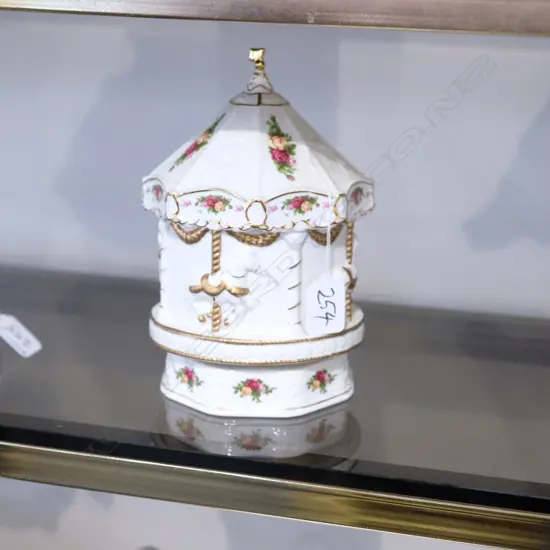 ROYAL ALBERT CAROUSEL MUSIC BOX