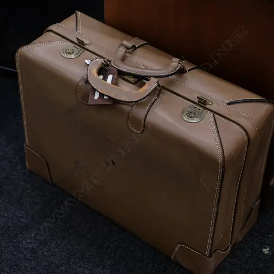 LEATHER SUITCASE WITH A HANDBAG W 600 MM