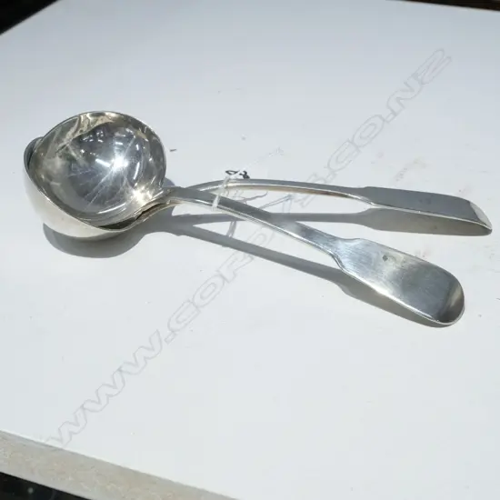 2 VICT SILVER SAUCE LADLES FIDDLE PAT. 137GMS