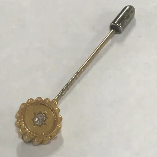18ct GOLD STICKPIN SET WITH OLD CUT DIAMOND. TOTAL INCL PIN 4.5gm