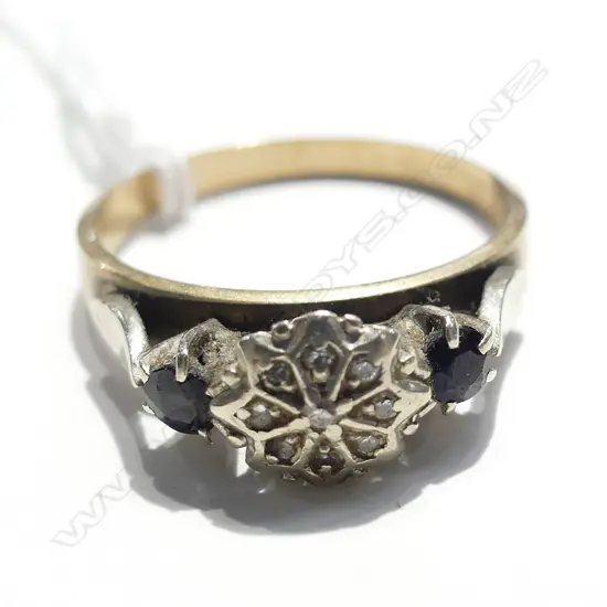 VINTAGE 9CT & DIAMOND RING 2.66GMS