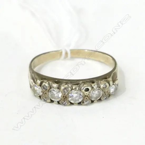 WHITE GOLD AND FIVE STONE DIAMOND RING (AF)