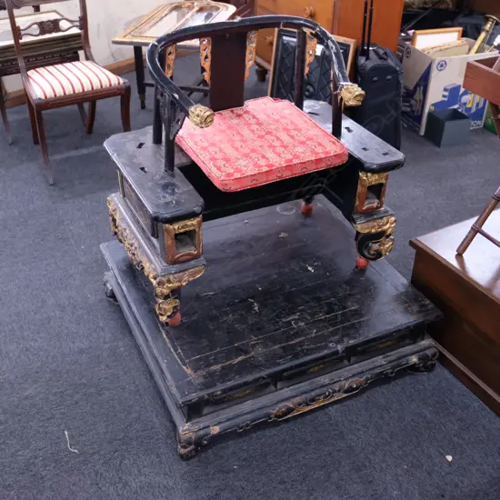ORIENTAL BLACK LACKER THRONE CHAIR ON STAND