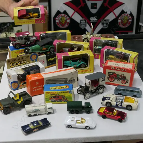 LOT MODELS OF YESTERYEAR & ASST DIECAST CARS