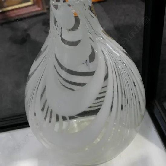 1960'S MODERN WHITE GLASS VASE