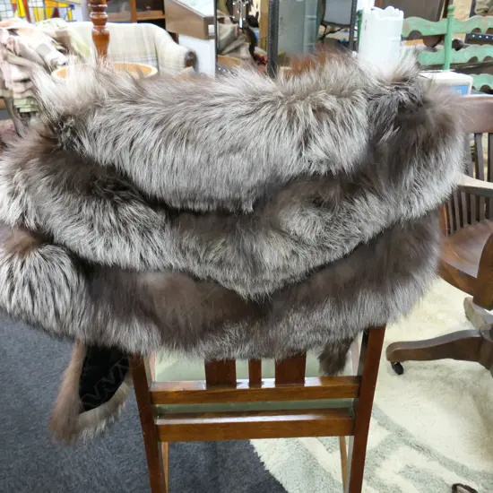 FUR STOLE