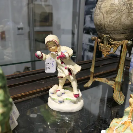 ROYAL WORCESTER FIGURE DECEMDER RW3458 6½" MODELLER FREDA DOUGHTY 1950-1985