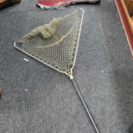 VINTAGE 'MADE IN GREAT BRITAIN' TROUT LANDING NET