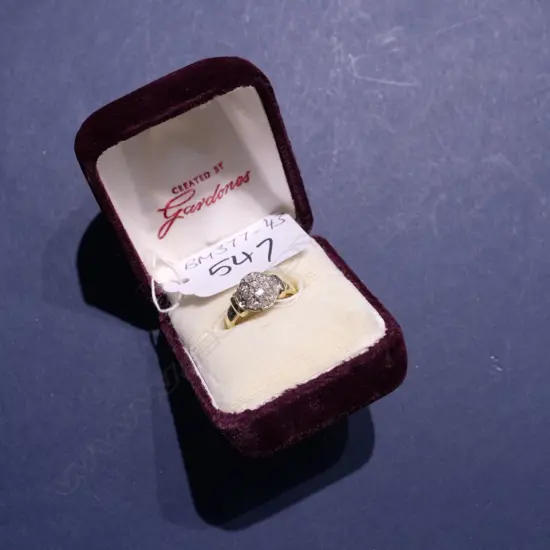 9CT GOLD & DIAMOND RING