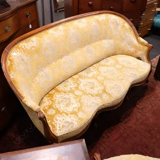 VICT. WALNUT SETTEE W. 1780MM